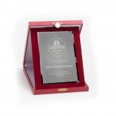             Piros bőr hatású plakett kombináció
        